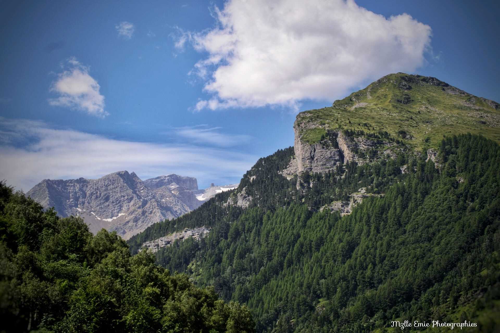 Photo de paysage des pyrénées en ligthbox